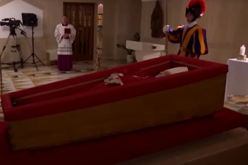 Sepultamento do Papa Francisco será no próximo sábado; saiba como é celebrada a Missa das Exéquias