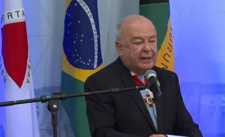 Prefeito de Ouro Preto cutuca Zema sutilmente durante entrega da Medalha da Inconfidência Prefeito de Ouro Preto cutuca Zema sutilmente durante entrega da Medalha da Inconfidência