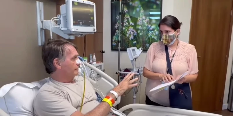 STF intima Bolsonaro em UTI sobre golpe após live para apoiadores STF intima Bolsonaro em UTI sobre golpe após live para apoiadores