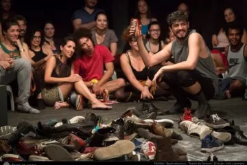 Grupo Quatroloscinco leva peça ‘Fauna’ a São Gonçalo do Rio Abaixo com debate sobre humanidade e desamparo