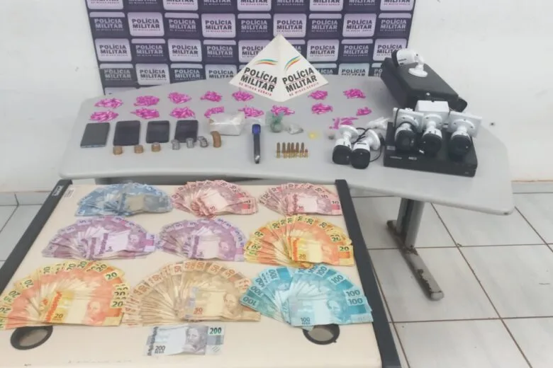 Polícia de Itabira apreende drogas e R$7 mil em espécie