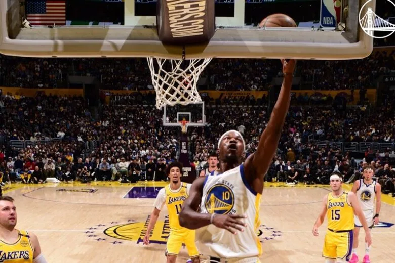 Golden State Warriors supera os Lakers em confronto direto da Conferência Oeste da NBA