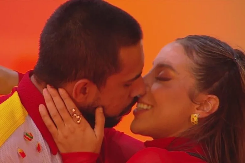 Maike e Renata tomam banho juntos; Diego e Vitória têm crise de riso; veja resumo da madrugada no “BBB 25” Maike e Renata tomam banho juntos; Diego e Vitória têm crise de riso; veja resumo da madrugada no “BBB 25”