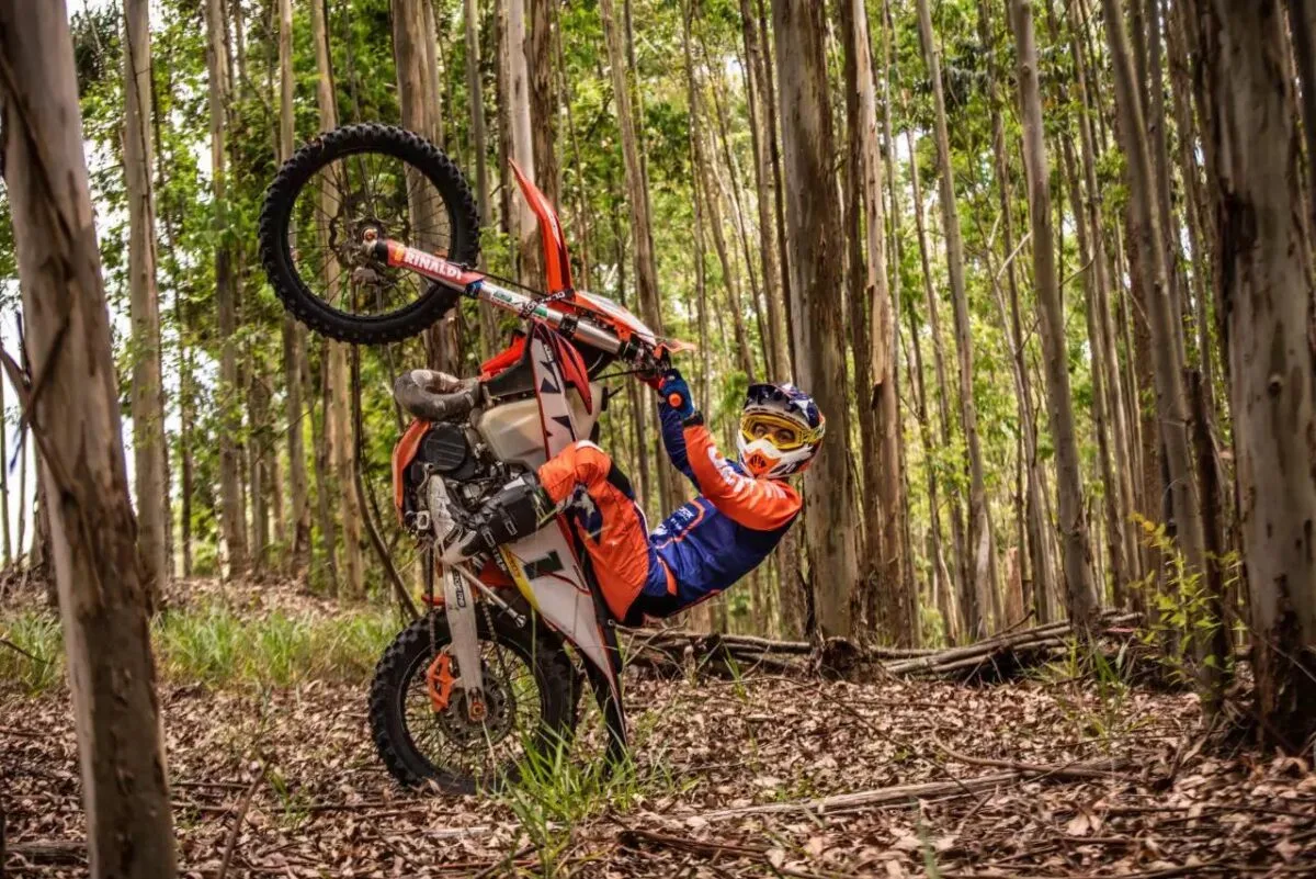 O piloto cocaiense Rigor Rico, campeão latinoamericano na categoria hard. Crédito: Divulgação