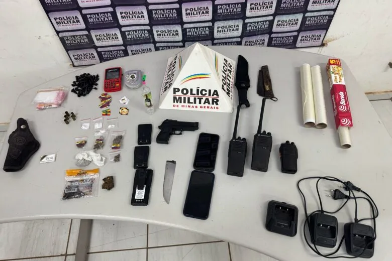 Dupla é detida pela Polícia Militar por tráfico de drogas no bairro Nova Vista, em Itabira