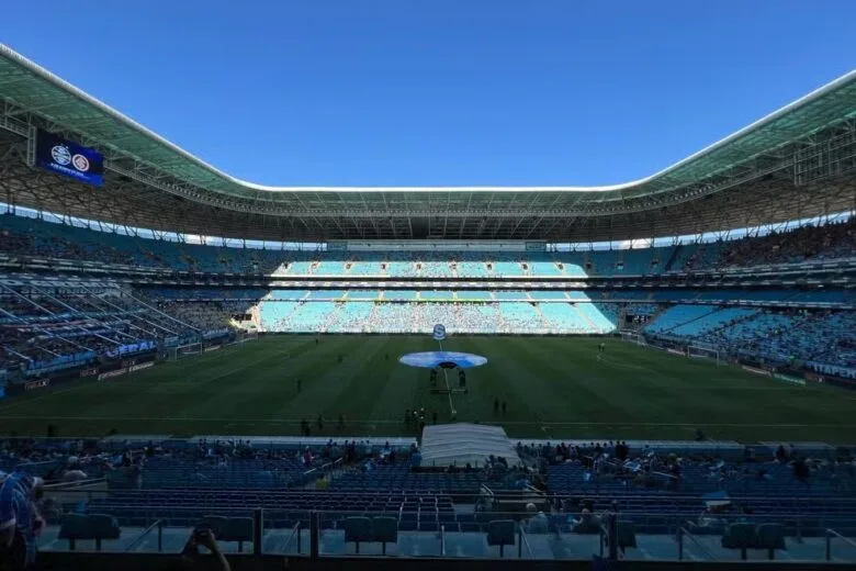 O importante e silencioso recado enviado pelo torcedor aos chefões do futebol brasileiro