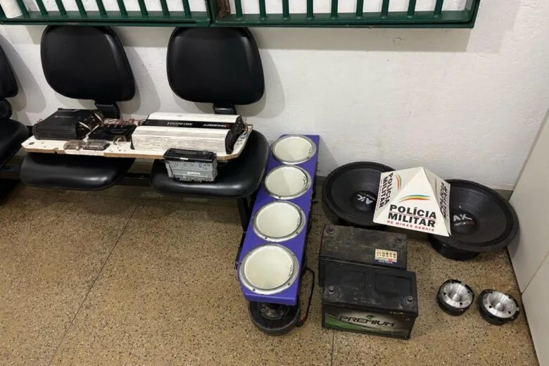 Polícia Militar apreende som automotivo por perturbação do sossego em Catas Altas Polícia Militar apreende som automotivo por perturbação do sossego em Catas Altas