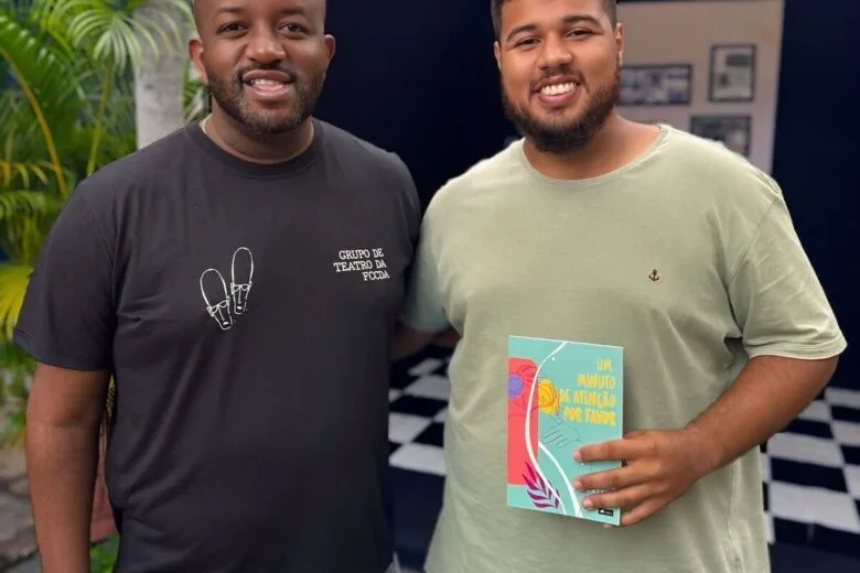 Marcos Alcântara e secretário de Cultura de São Fidélis discutem políticas públicas e literatura Marcos Alcântara e secretário de Cultura de São Fidélis discutem políticas públicas e literatura