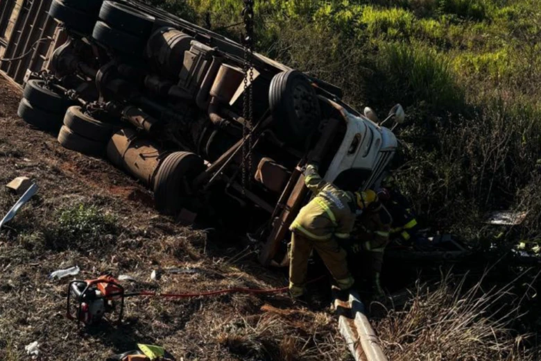 BR-251 tem acidente na madrugada deste sábado