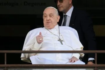 Derrame é a provável causa de morte do papa Francisco, diz imprensa italiana