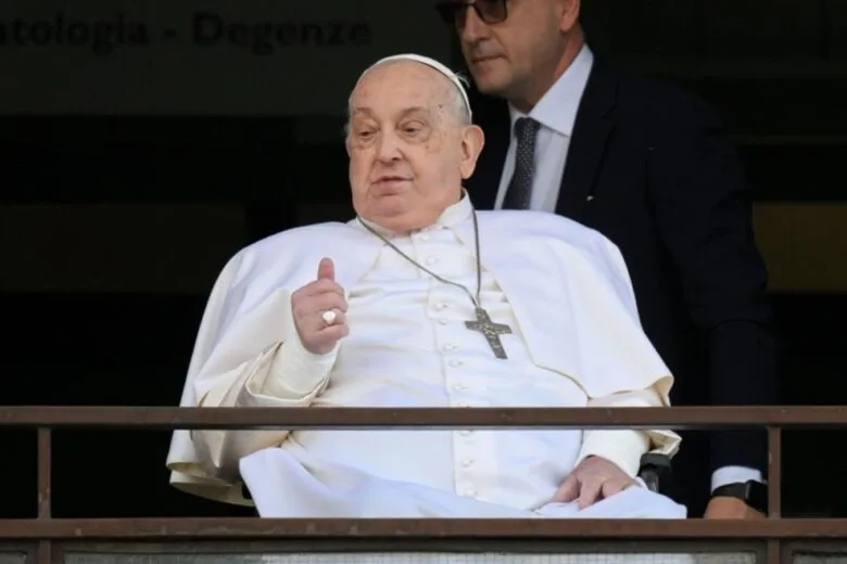 Derrame é a provável causa de morte do papa Francisco, diz imprensa italiana