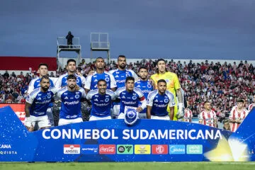 Já eliminado da Sul-Americana, Cruzeiro enfrenta Unión de Santa Fe; rádio Caraça transmite