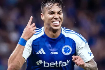 Com gols de Kaio Jorge e apoio da torcida, Cruzeiro vence Vila Nova e abre vantagem na Copa do Brasil