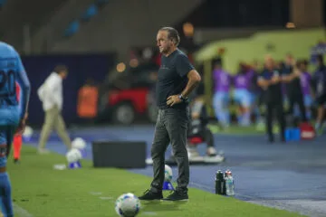 “O culpado disso sou eu”, diz Cuca após derrota do Atlético para o Iquique