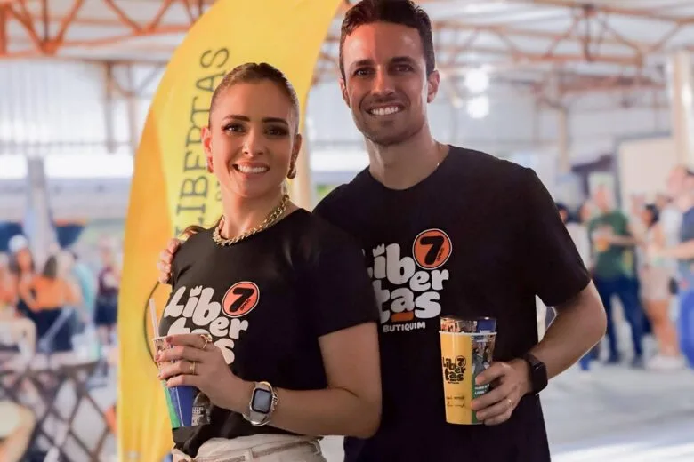 Confira os melhores momentos da festa de 7 anos do Libertas Butiquim, com balão, shows e galeria exclusiva Confira os melhores momentos da festa de 7 anos do Libertas Butiquim, com balão, shows e galeria exclusiva