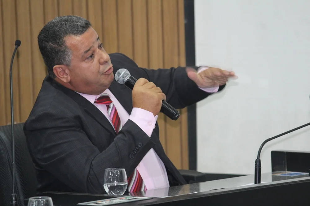 Câmara em pé de guerra: Luiz Carlos não apresenta provas de denúncia e volta a fazer acusação contra vereadores