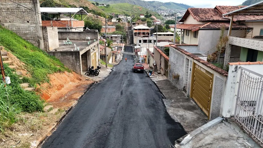 João Monlevade: Continuam as obras de pavimentação no bairro Loanda