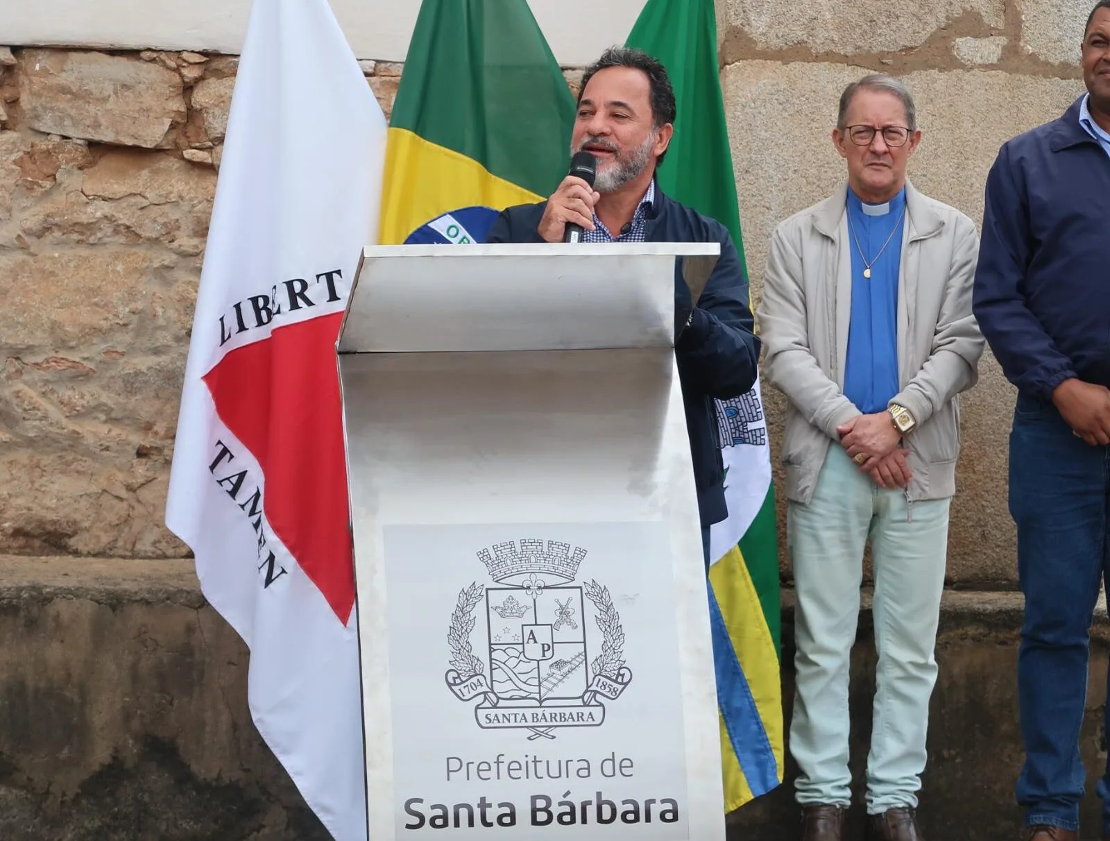 Festa do Tropeiro começa com Benção aos Cavaleiros em Santa Bárbara