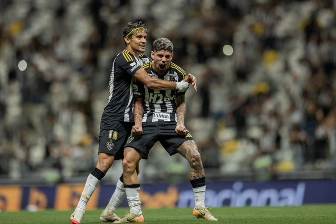 Rubens acorda Atlético “pecho frío” e conduz virada épica na Arena MRV