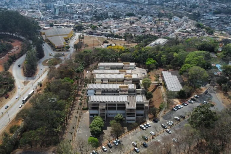 Estudantes da Funcesi organizam campanha de agasalhos para Itabira e cidades vizinhas; saiba mais