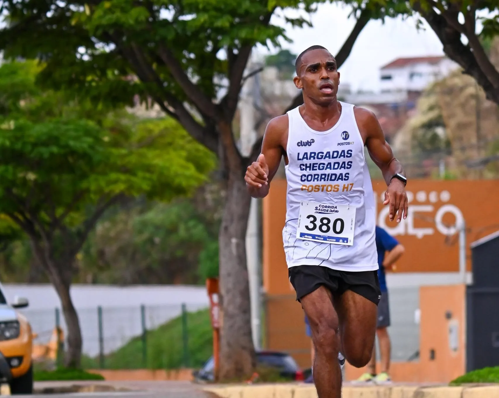 De Santa Bárbara para as pistas: conheça a trajetória de Weliton Lucas no atletismo