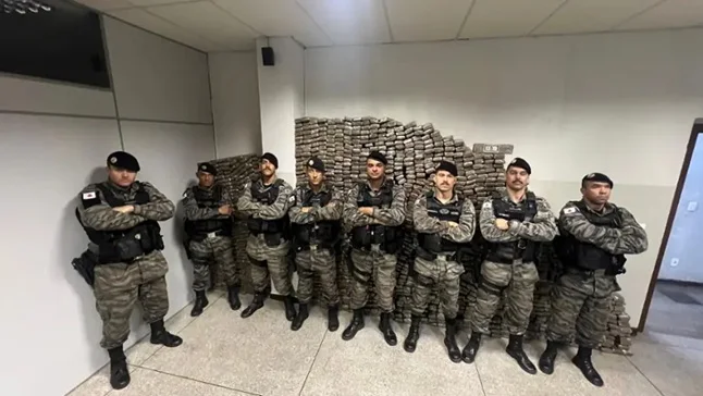 Motorista que transportava mais de 1.700 tabletes de droga é preso em Minas