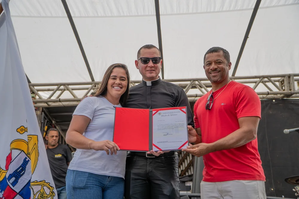 Padre Ueliton é homenageado pela Câmara Municipal durante Festa do Caminhoneiro em Itabira