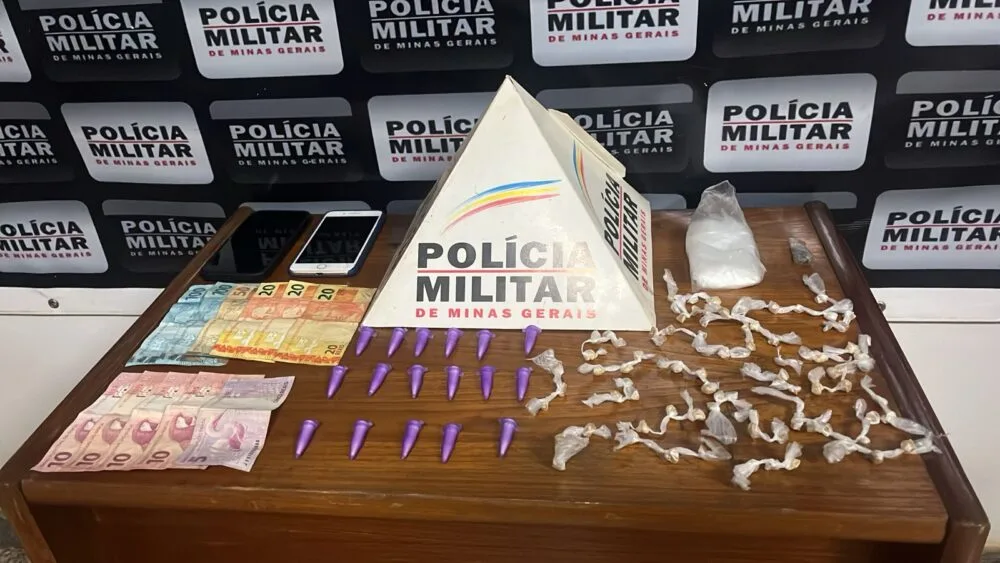 Polícia Militar desmantela ponto de tráfico em barraco abandonado em Barão de Cocais