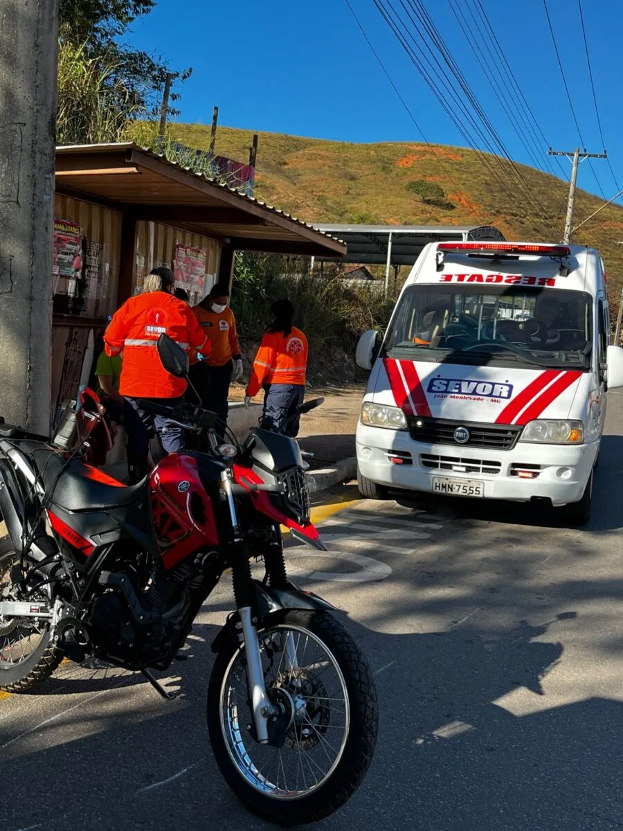 Duas pessoas se ferem em queda de motocicleta, em João Monlevade
