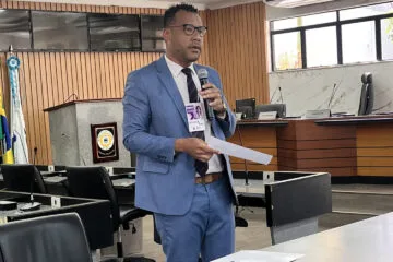 “Não temos mais tempo”: vice-presidente da OAB Itabira cobra ação contra violência doméstica no seminário “Agosto Lilás”