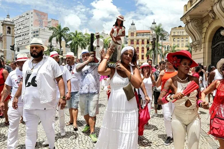Federação de Umbanda e Candomblé de Minas nega vínculo de rituais com práticas sexuais e repudia crimes atribuídos a líder religioso preso em Itabira; confira