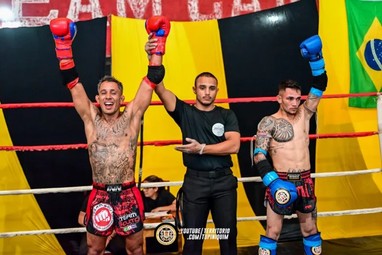 Lutador itabirano conquista título no Muay Thai e já se prepara para novo desafio no MMA Lutador itabirano conquista título no Muay Thai e já se prepara para novo desafio no MMA