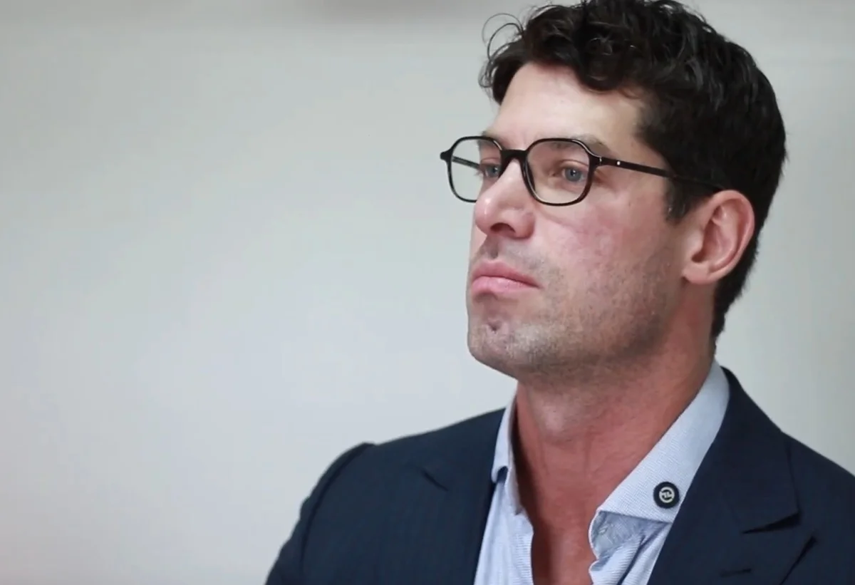 Imagem: Em Itabira, Marco Antônio Costa, o Superman da Jovem Pan, fala sobre meio ambiente e questiona resultados da COP30