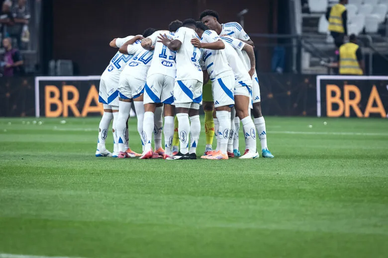 Gabigol perde pênalti decisivo, e Cruzeiro cai diante do Corinthians, na Copa do Brasil Gabigol perde pênalti decisivo, e Cruzeiro cai diante do Corinthians, na Copa do Brasil