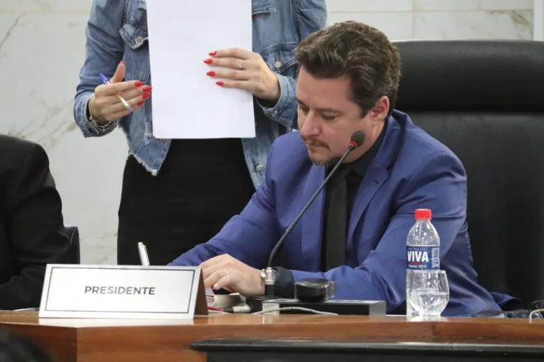 Presidente da Câmara articula pedido a Lula para incluir Itabira na rota da indústria de carros elétricos; entenda