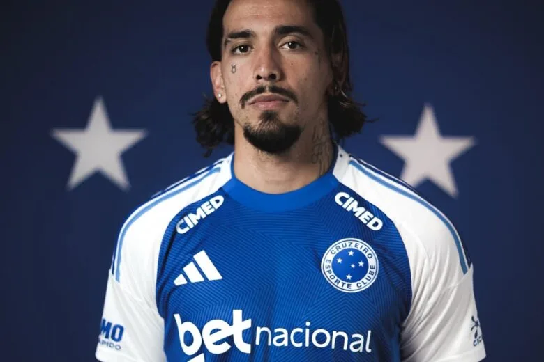 Cruzeiro anuncia contratação do atacante Chico da Costa para a temporada 2026