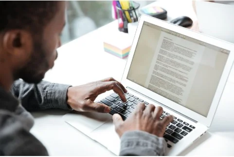 Documentos digitais e transparência: como o acesso em PDF fortalece a cidadania