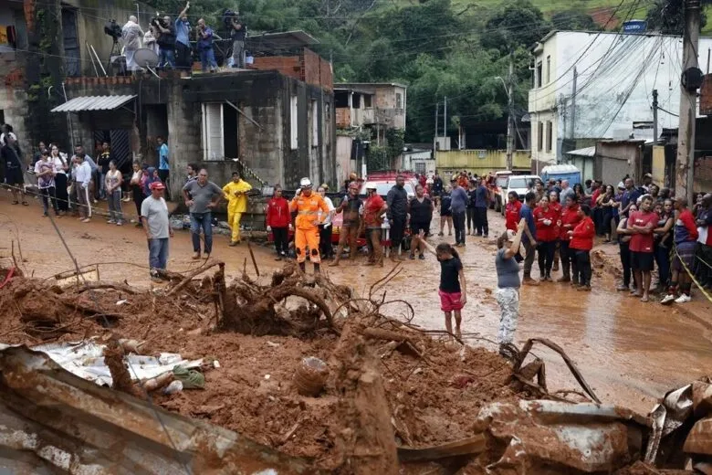 Sobe para 58 o número de mortos por soterramentos na Zona da Mata; Polícia Civil mobiliza força-tarefa