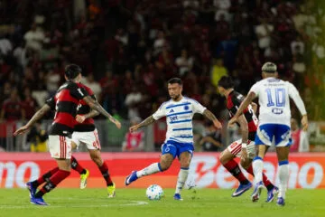 Flamengo supera o Cruzeiro no estádio do Maracanã e sobe na tabela