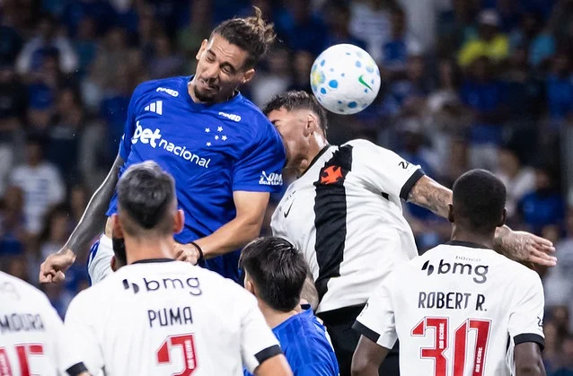 Campeonato Brasileiro: Cruzeiro e Vasco empatam em jogo eletrizante no Mineirão; assista aos melhores momentos