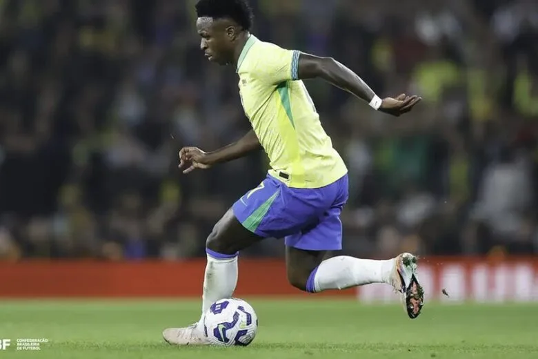 Vai rolar a bola: Brasil enfrenta França em fase final de preparação para Copa do Mundo