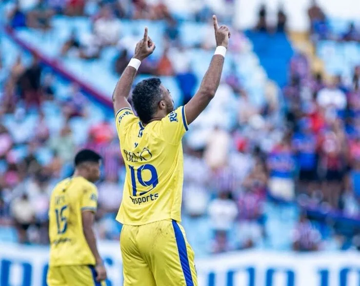 Itabirano Igor Bádio marca gol em final e garante título inédito para clube do Maranhão