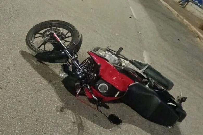 Tragédia na Avenida Alberto Lima: colisão entre moto e carro termina com um morto