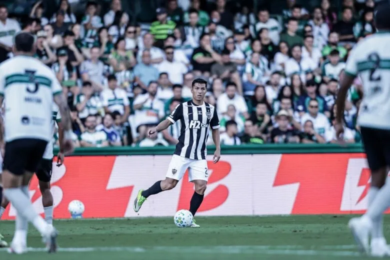 Atlético-MG perde para o Coritiba e soma segunda derrota consecutiva no Campeonato Brasileiro