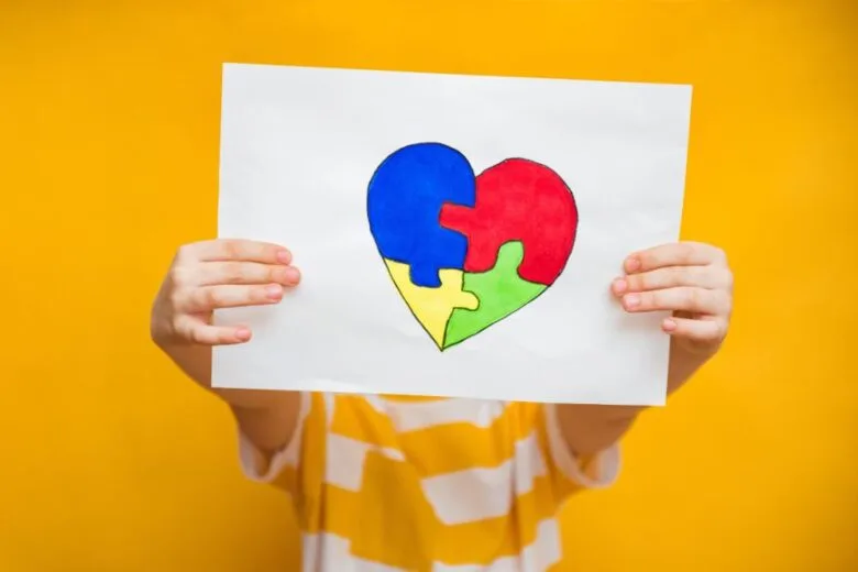 Escola é condenada após criança autista sofrer regressão e ferimentos em BH