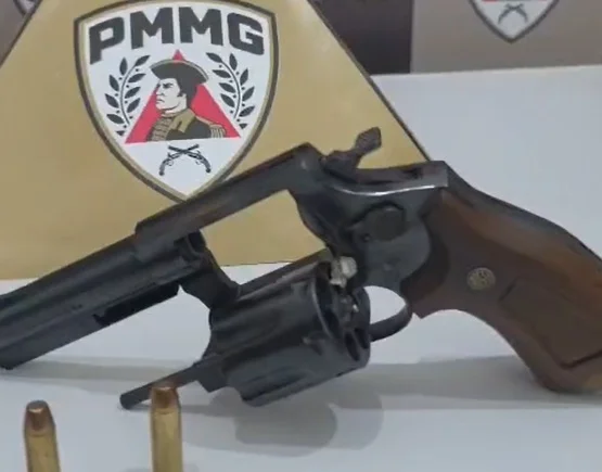 Idoso é preso por ameaçar irmã e manter arma ilegal em zona rural de São Gonçalo