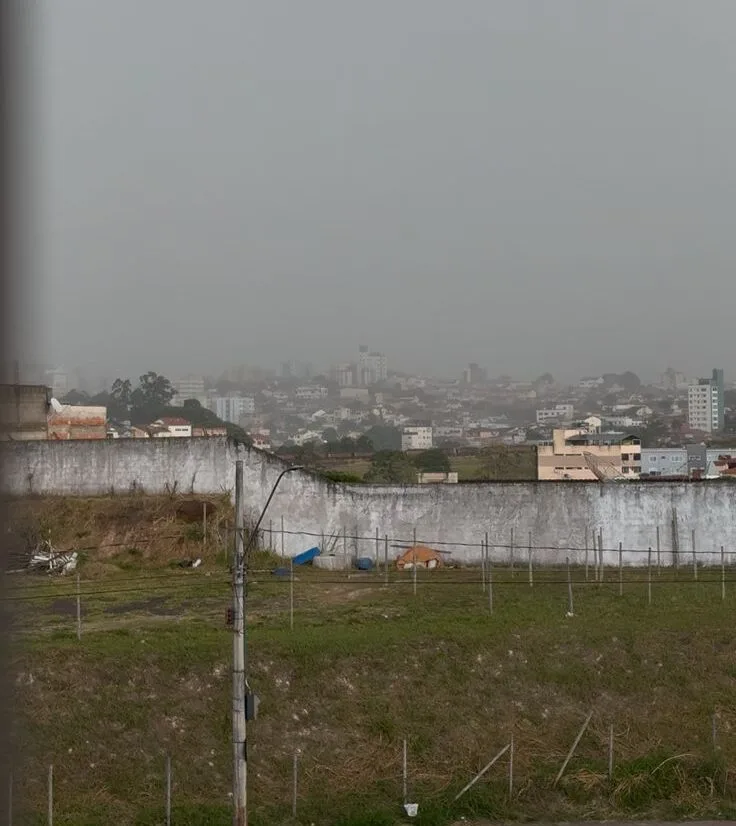 Frente fria mantém tempo instável e provoca chuvas em Minas Gerais nesta sexta-feira