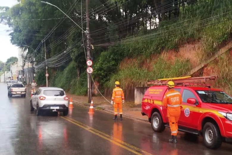 Fio de alta tensão rompe e interdita parcialmente Avenida Rio Doce