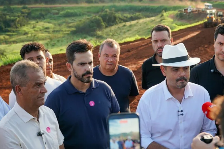 Mateus Simões visita obras da MGC-262 em Barão de Cocais, que já atingiram 91% de conclusão 