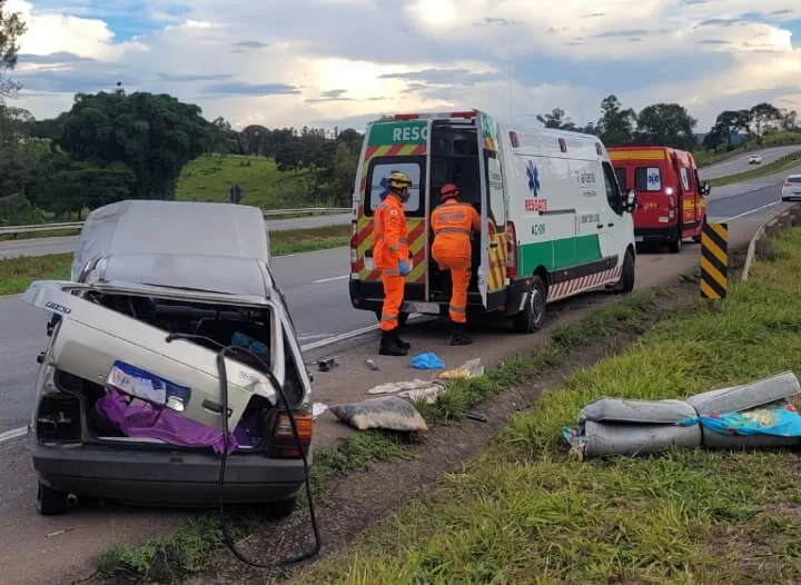 BR-381 tem dois acidentes com capotamento neste domingo (5)